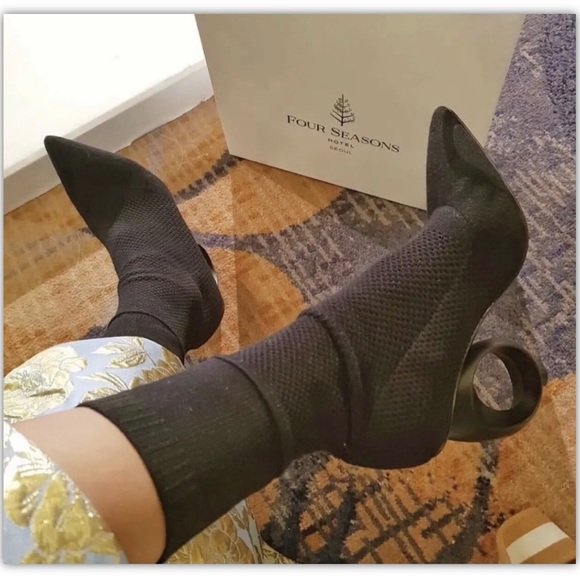 NEW limited edition BURBERRY pull on black knitted mid-calf black boots sz 10 - Picture 5 of 5